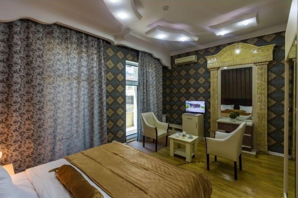 Vania Hotel Deluxe Suite