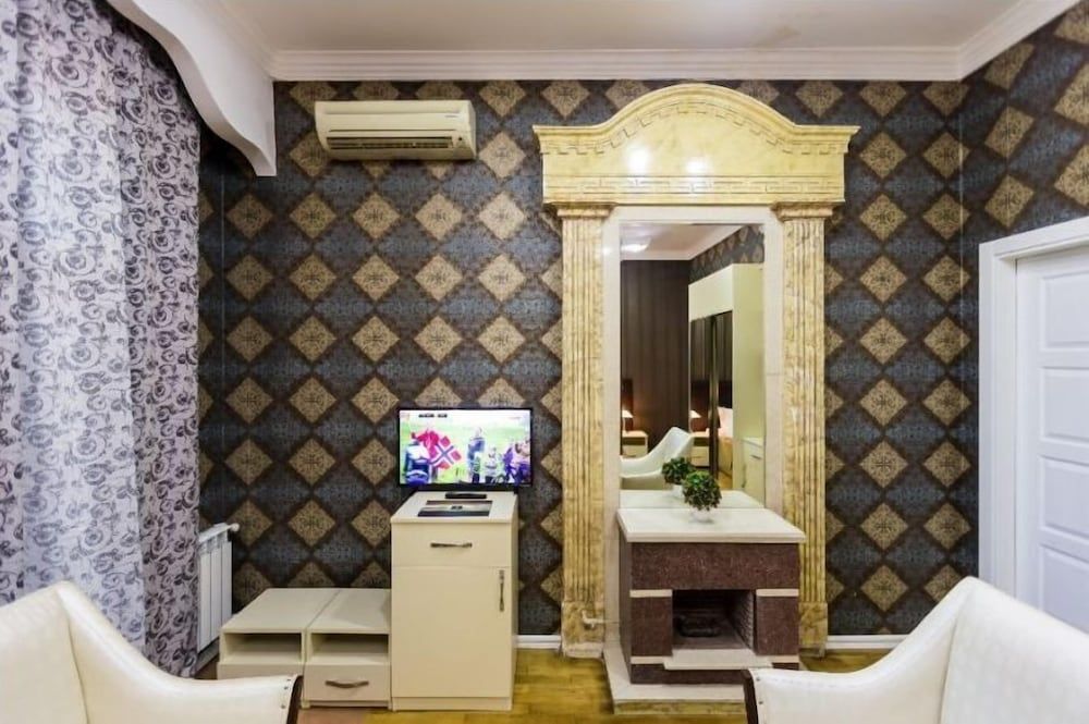 Vania Hotel Deluxe Suite 11