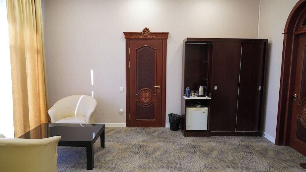 Premier Hotel Standard Double Room 17