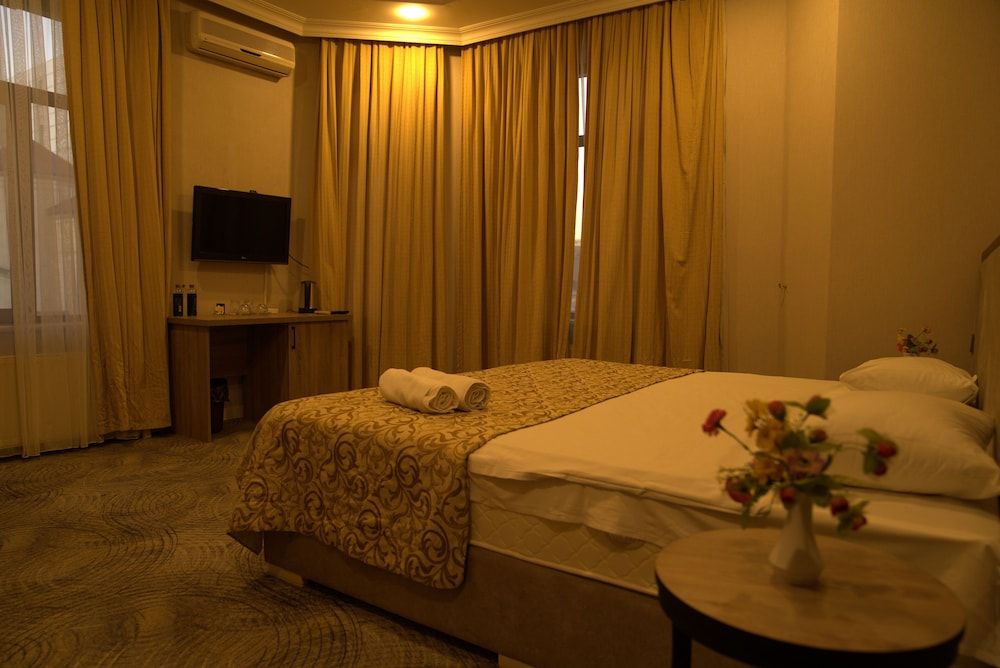 Premier Hotel Standard Double Room 12