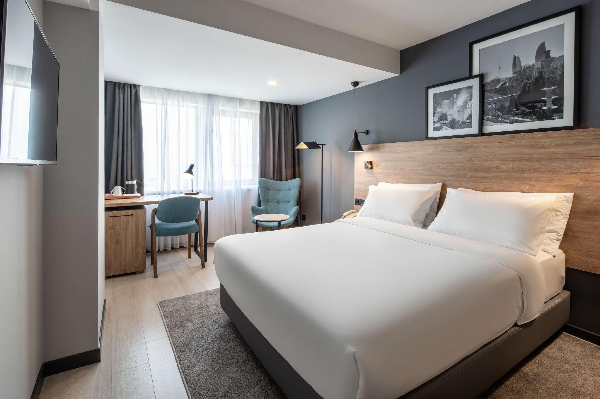 Radisson Hotel Baku Superior Room - Caspian Sea View