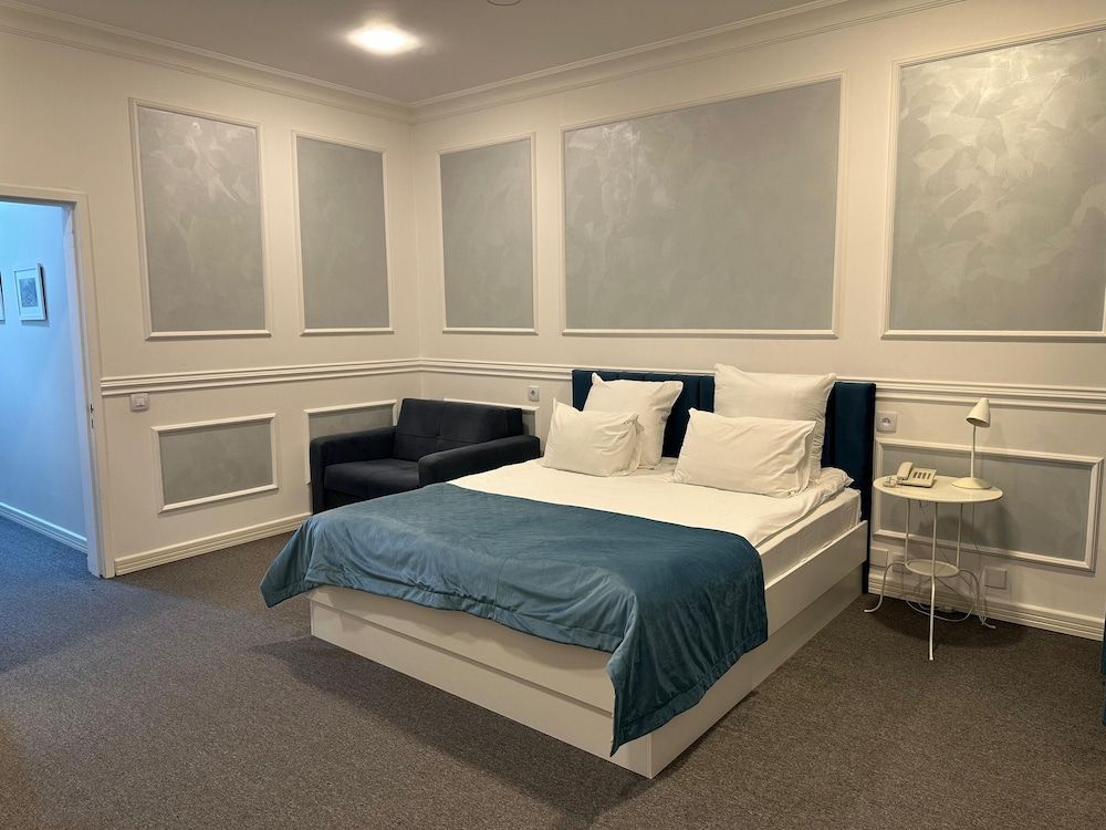 undefined Two Seasons Boutique Hotel 3