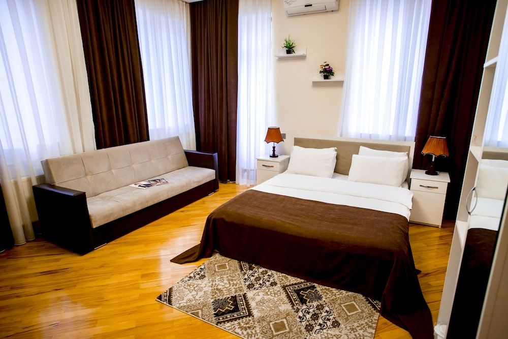 Triple Room, Multiple Beds