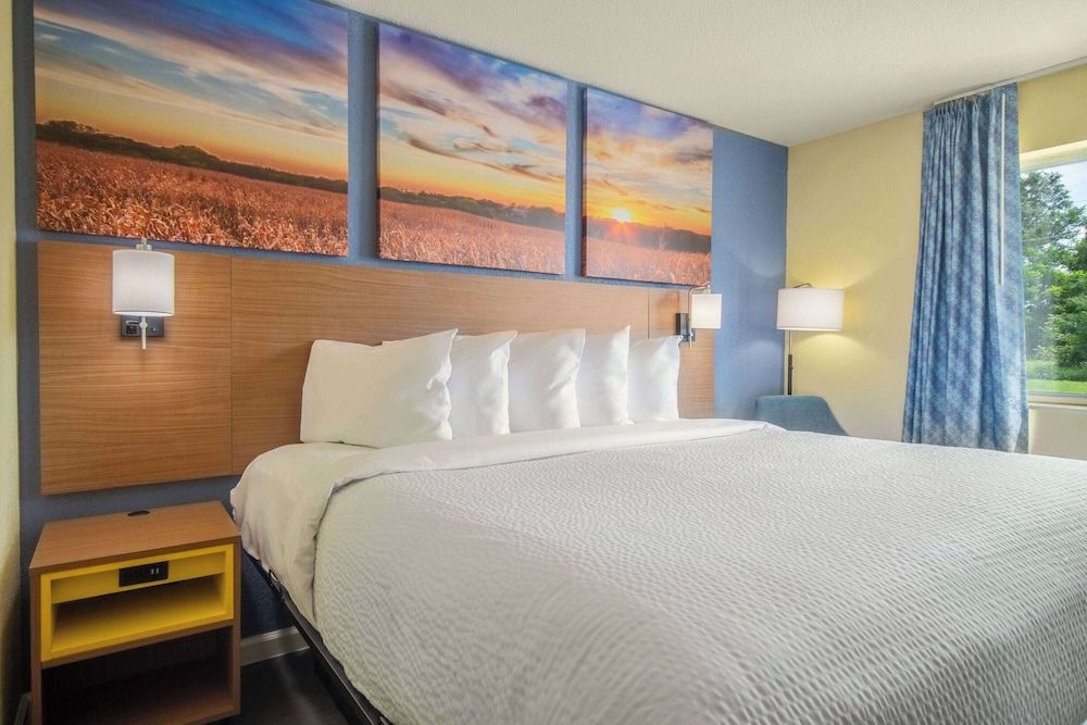 Studio Suite, Non Smoking (3 Queen Beds)