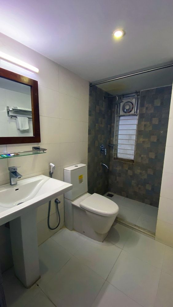 La Vista Hotel Deluxe Quadruple Room 10