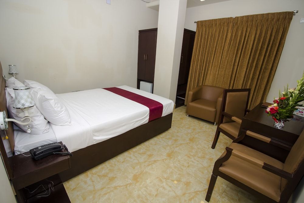 Pacific Lake View Hotel Deluxe Double Room 7