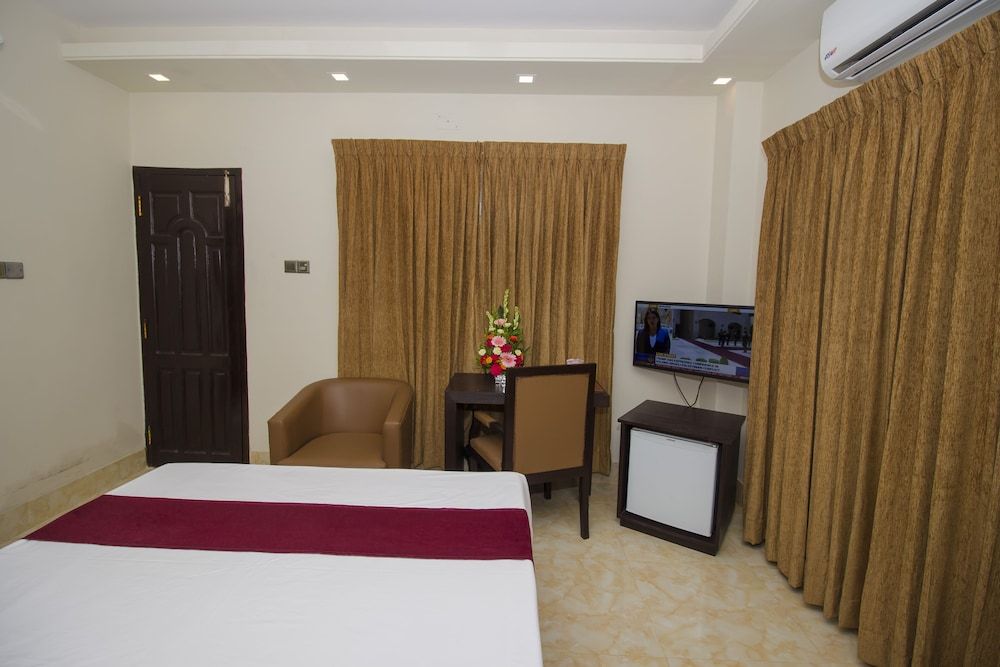 Pacific Lake View Hotel Deluxe Double Room 29