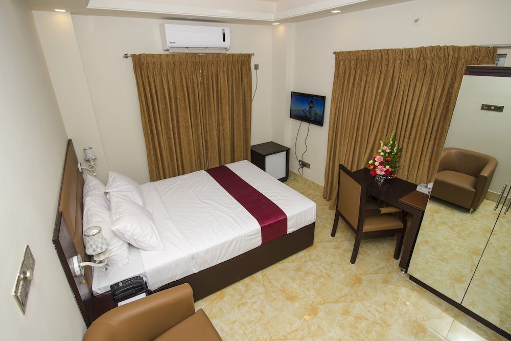 Pacific Lake View Hotel Deluxe Double Room 10