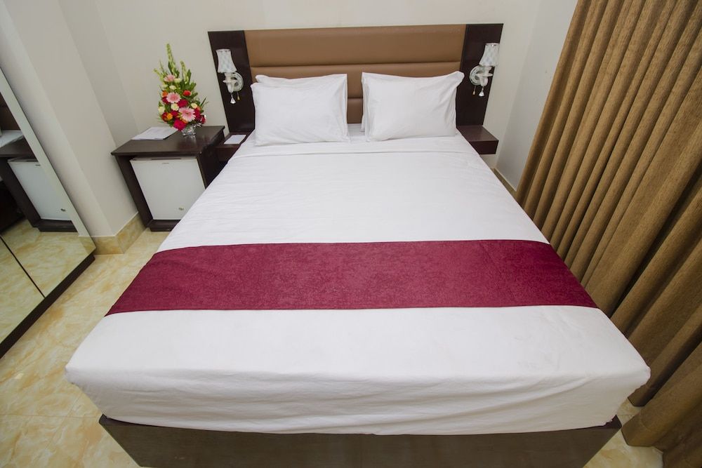 Pacific Lake View Hotel Deluxe Double Room 14