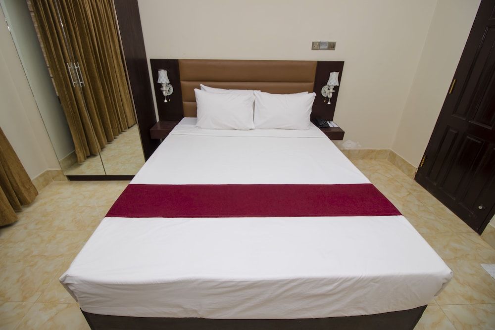 Pacific Lake View Hotel Deluxe Double Room 19