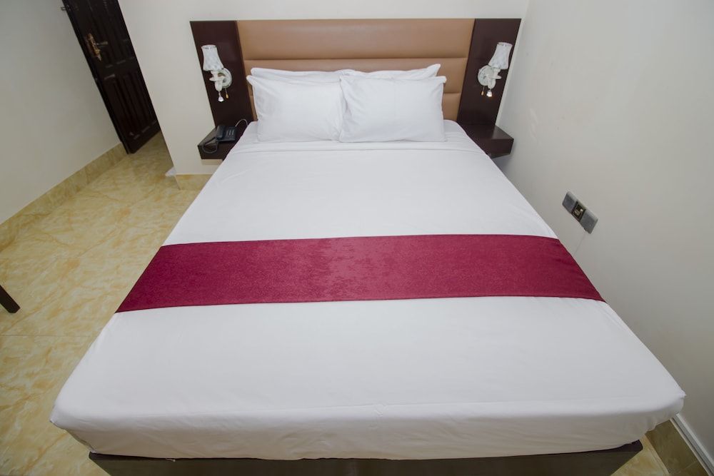 Pacific Lake View Hotel Deluxe Double Room 6