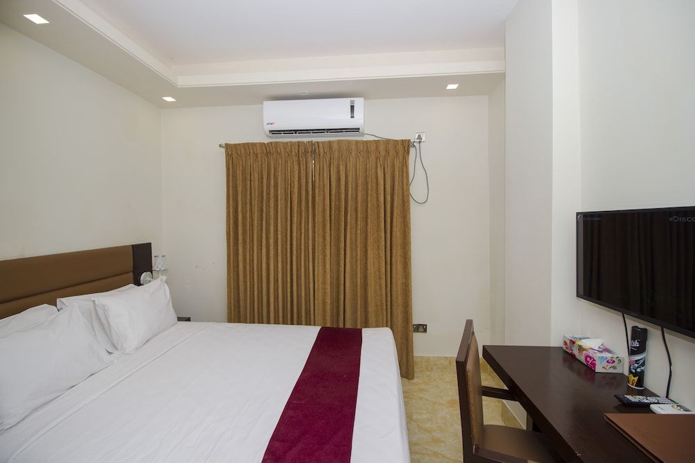 Pacific Lake View Hotel Deluxe Double Room 15