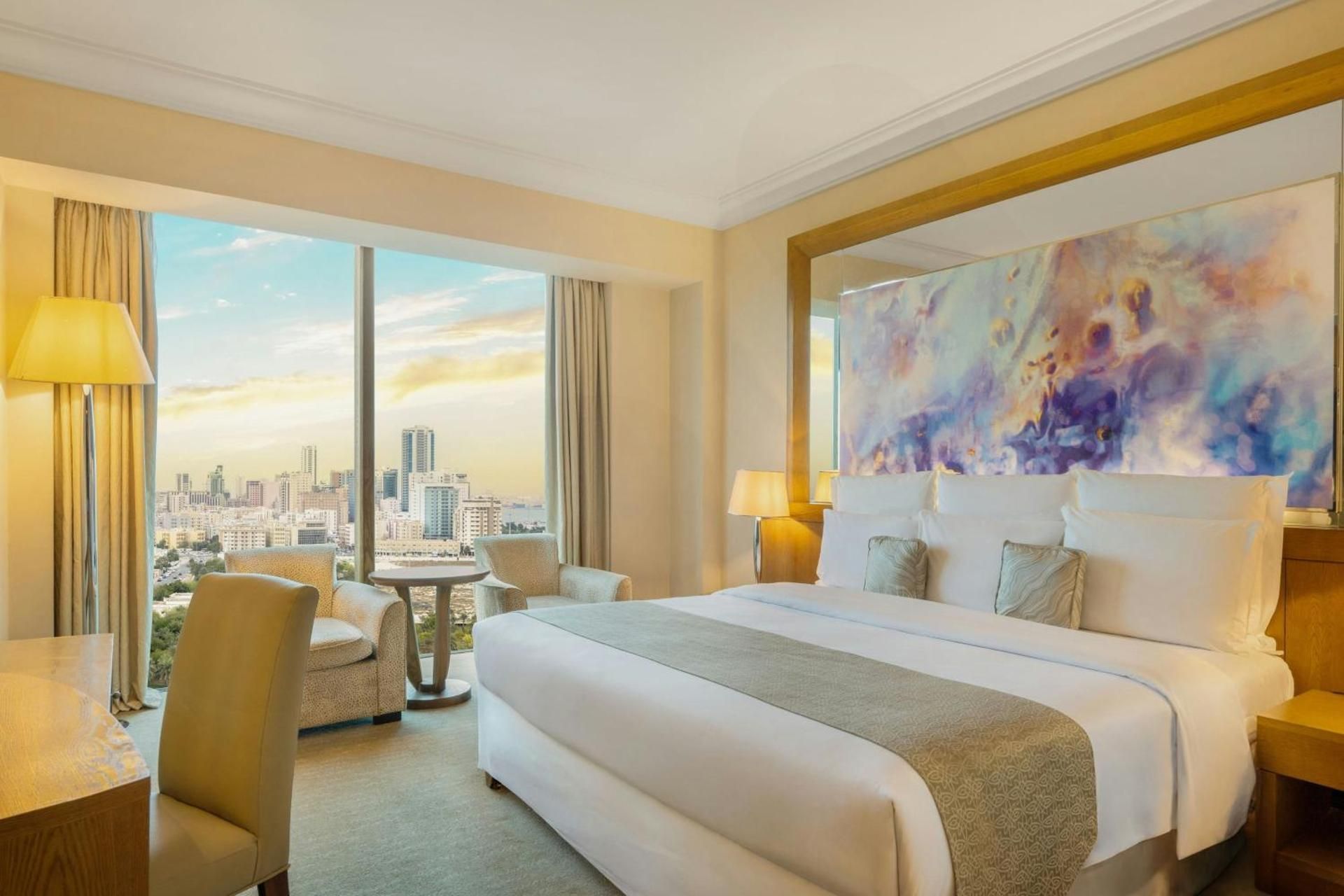 Platinum, Concierge lounge access, Guest room, 1 King, City view