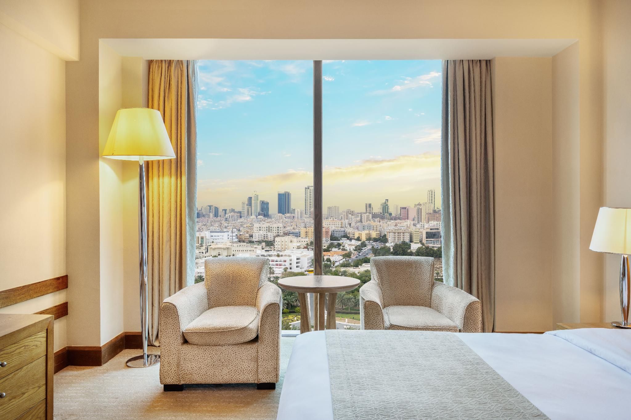 Luxury, Guest room, 1 King, City view