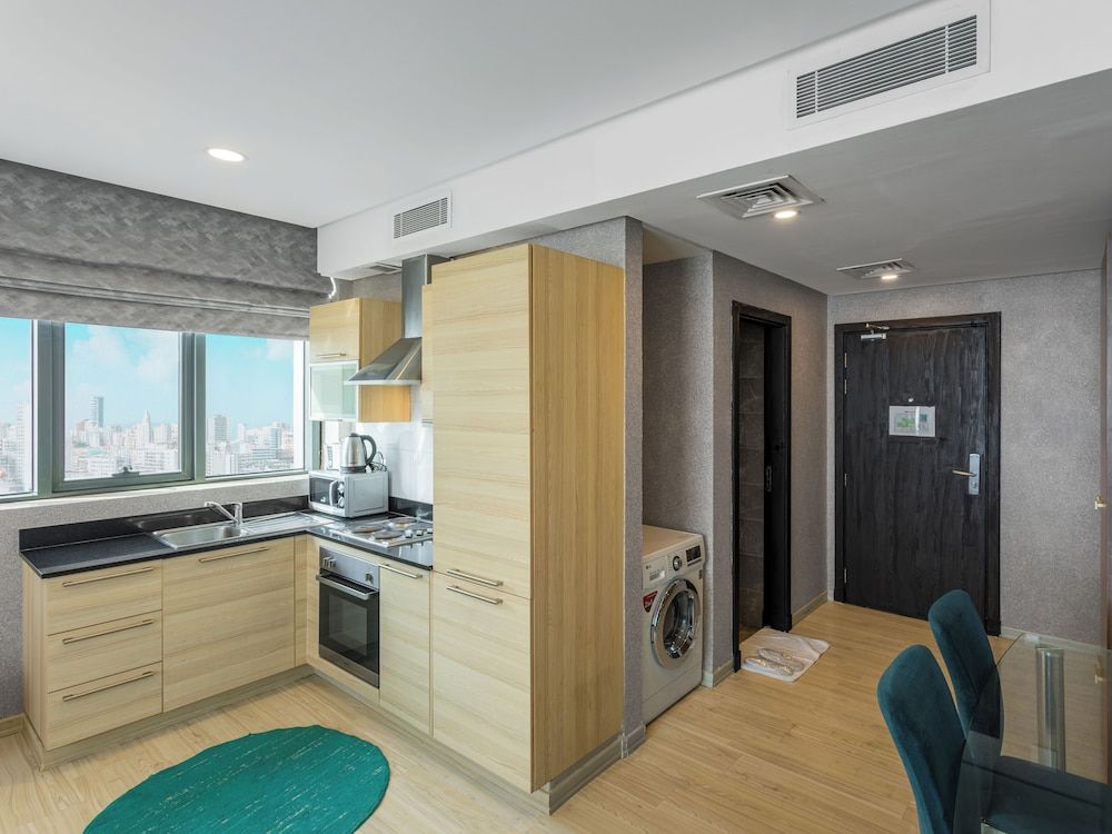 Vita Tower Studio, 1 Queen Bed 6