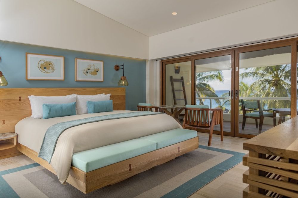 Premium Room, 1 King Bed, Balcony
