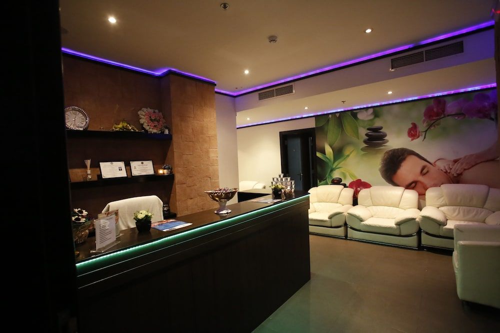 undefined Crystal Palace Hotel 8