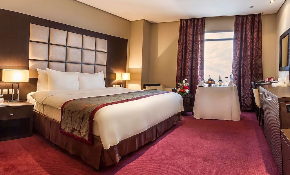 The K Hotel Standard Room, 1 King Bed, Non Smoking 3