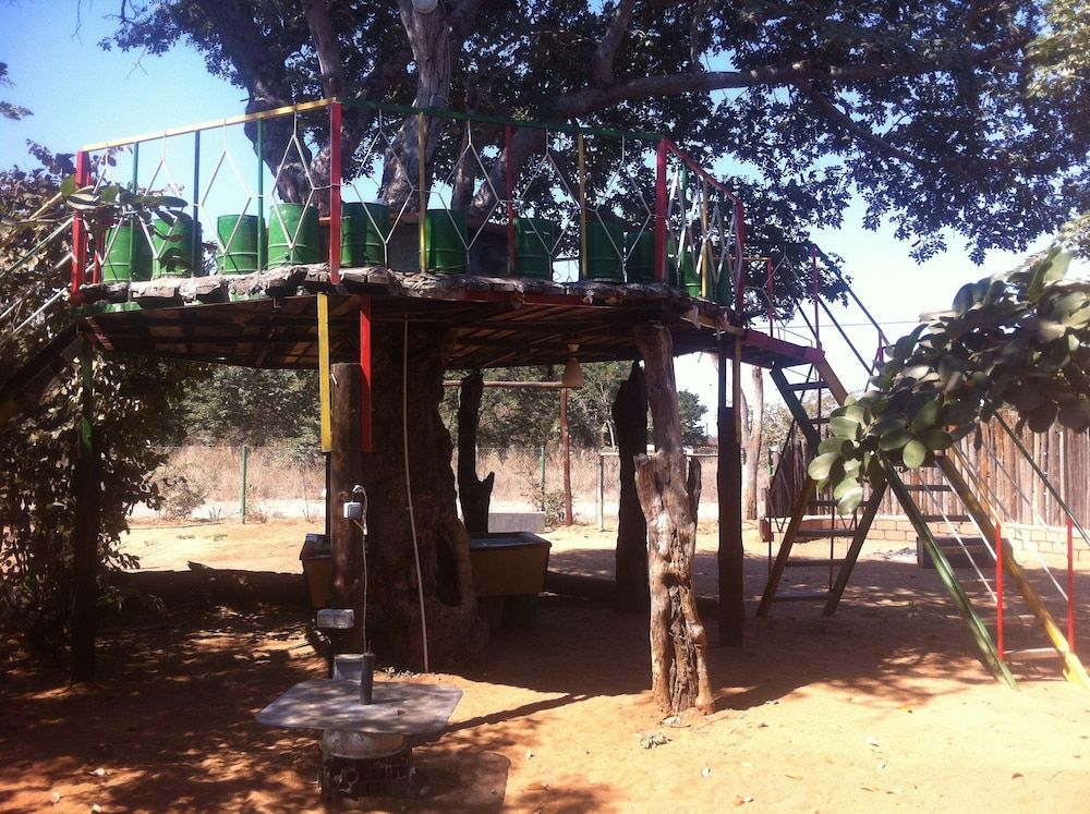 Bananyana Backpackers Basic Tent, Shared Bathroom (No Beds provided.  Stretchers only) 6