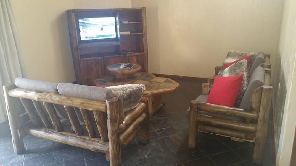 Tautona Lodge Family Chalet, 2 Bedrooms 6