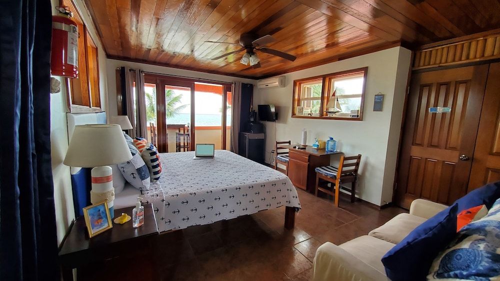 Bella Vista Resort Belize REEF SHARK: Honeymoon Studio, 1 Bedroom, Sea View, Beachfront 6