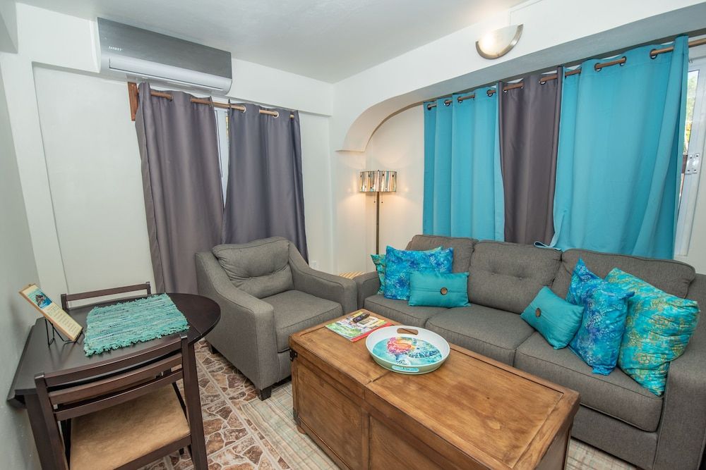 Bella Vista Resort Belize Sea Turtle, 1 Bedroom, Sea View, Poolside 5