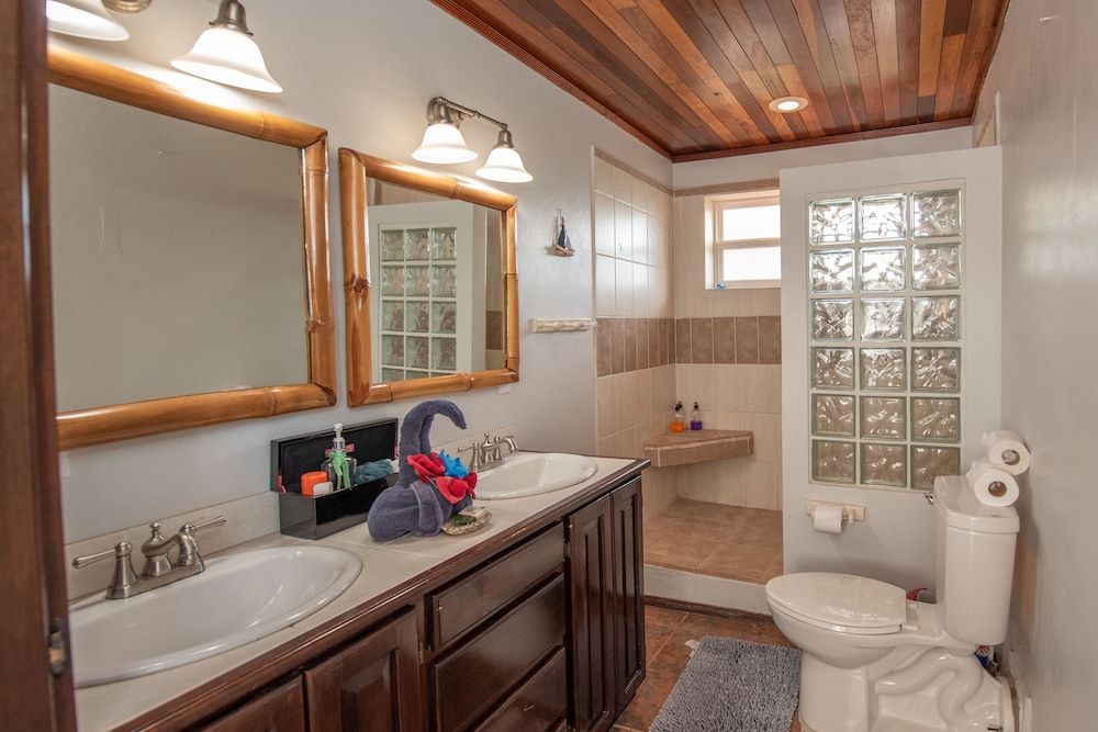 Bella Vista Resort Belize REEF SHARK: Honeymoon Studio, 1 Bedroom, Sea View, Beachfront 11