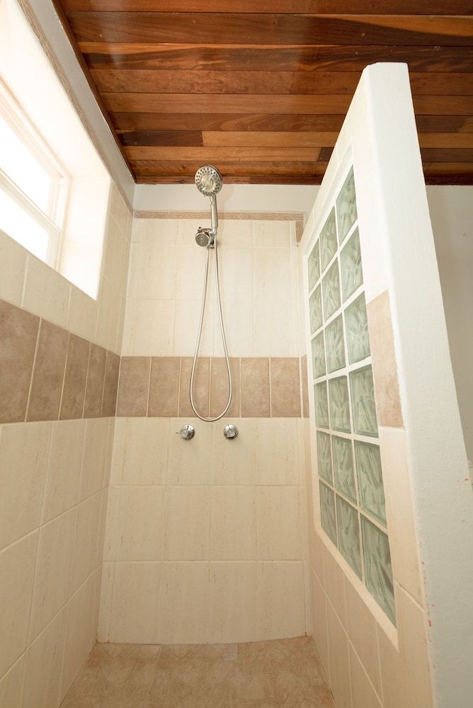 Bella Vista Resort Belize REEF SHARK: Honeymoon Studio, 1 Bedroom, Sea View, Beachfront 14