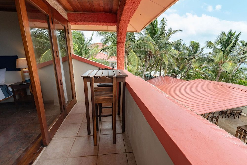 Bella Vista Resort Belize REEF SHARK: Honeymoon Studio, 1 Bedroom, Sea View, Beachfront 8