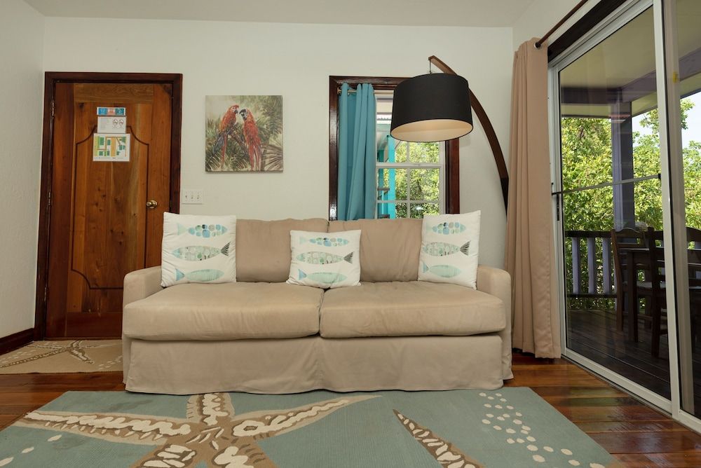Bella Vista Resort Belize TARPON HOUSE: 1 Bedroom, Resort View, Garden Area 3