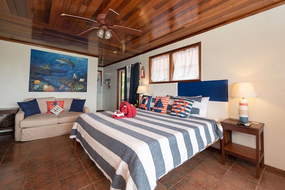 Bella Vista Resort Belize REEF SHARK: Honeymoon Studio, 1 Bedroom, Sea View, Beachfront 4