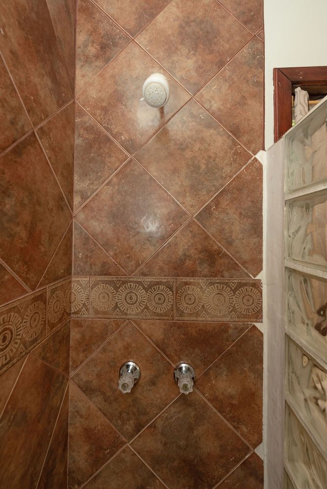 Bella Vista Resort Belize TARPON HOUSE: 1 Bedroom, Resort View, Garden Area 18