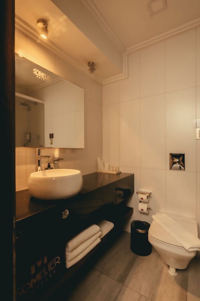 undefined Hotel Sommelier 9