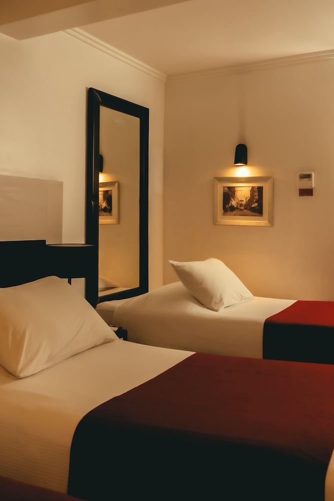 undefined Hotel Sommelier 7