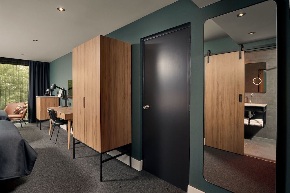 Van der Valk Hotel Antwerpen Deluxe Twin Room 7