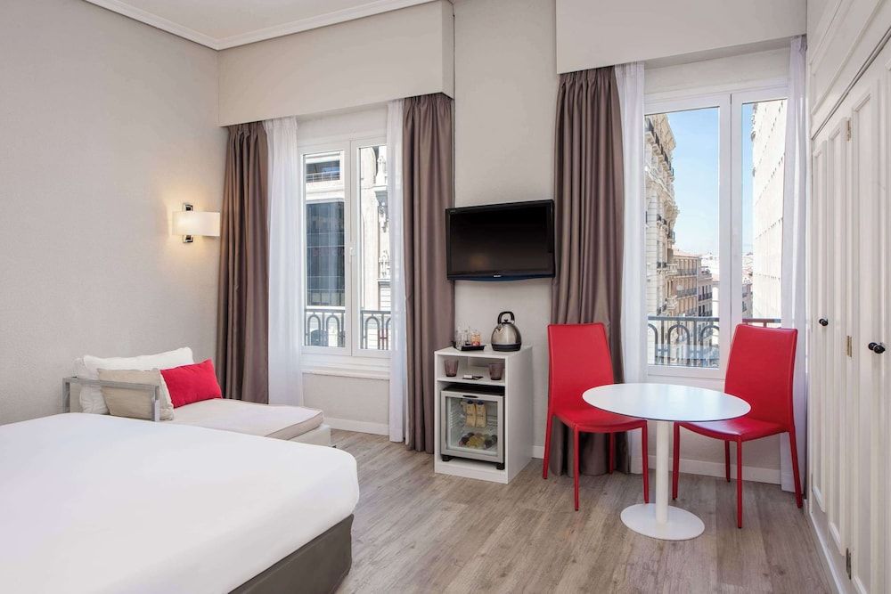 Superior Room (Gran Vía view)