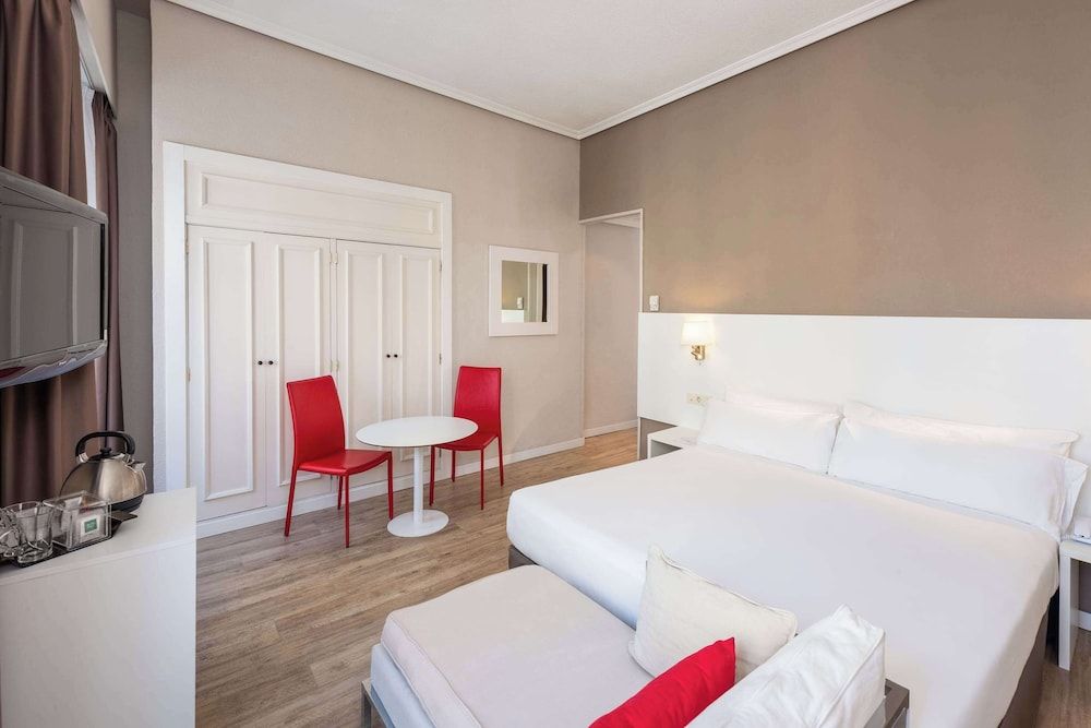 undefined Hotel Madrid Gran Via 25 Affiliated by Meliá 5