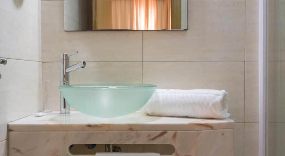 Sol Hotel Superior Double Room 3