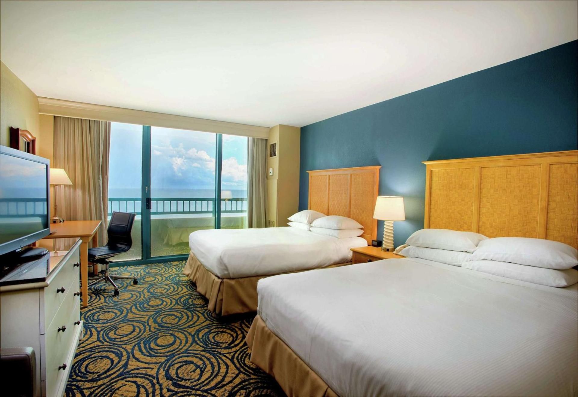 2 QUEEN BEDS OCEANVIEW