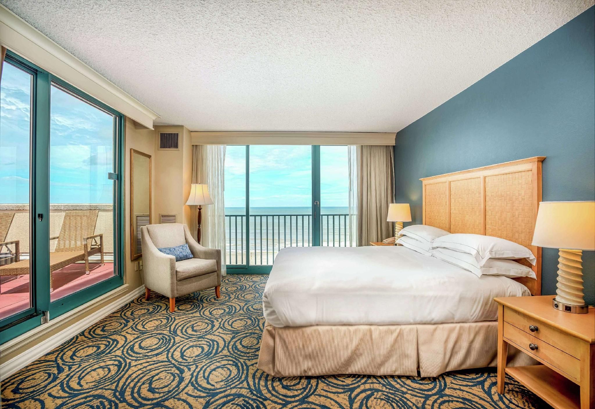 1 King Bed Terrace-Oceanview