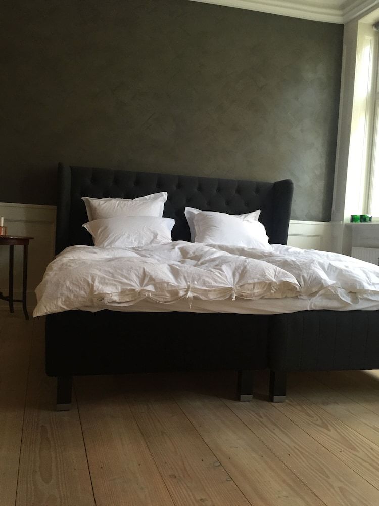 Apartment (B)