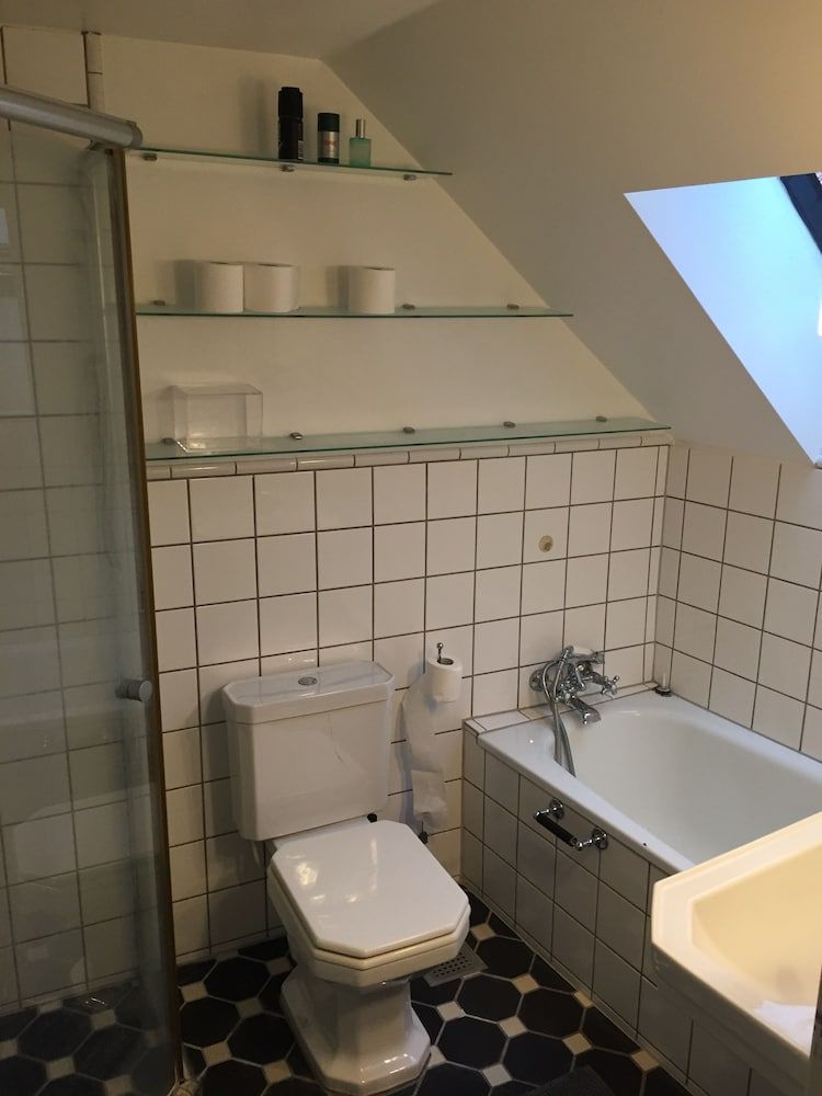 Apartment (A)