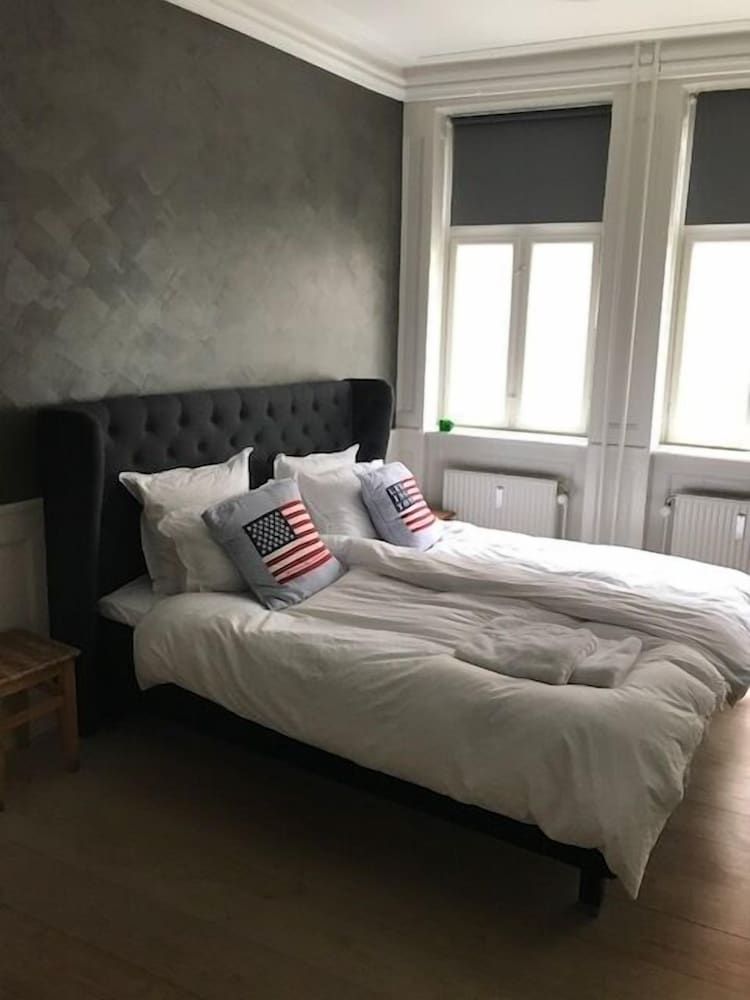 Apartment (B)