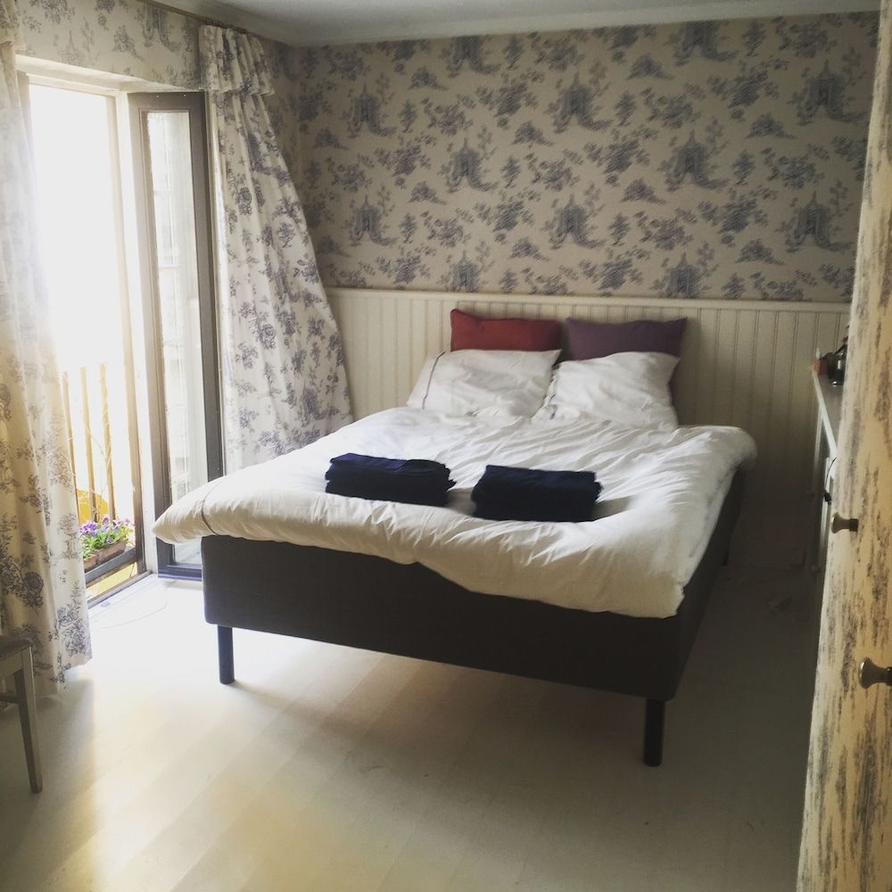 Apartment (A)