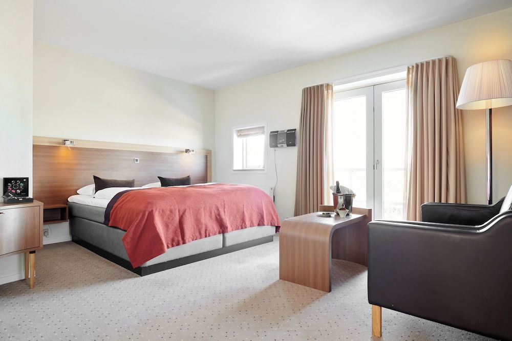 Montra Hotel Sabro Kro Junior Suite, Jetted Tub 2