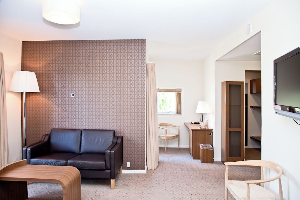 Montra Hotel Sabro Kro Junior Suite, Jetted Tub 8