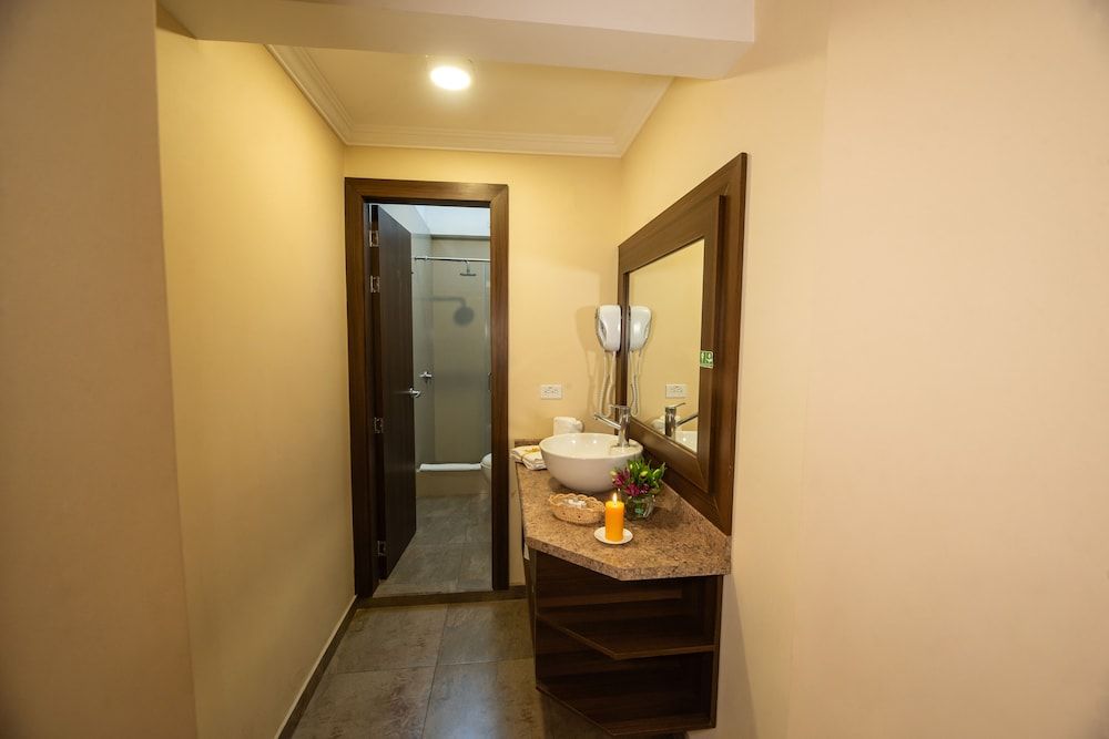 Quindeloma Art Hotel And Gallery Family Triple Room 4