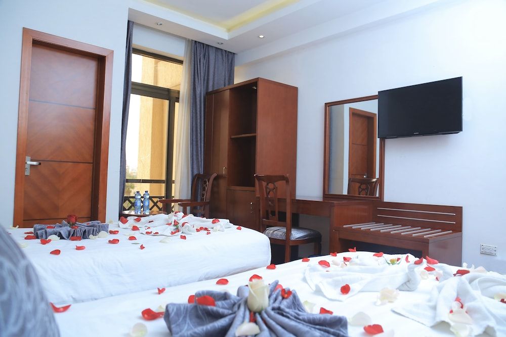 Sunland Hotel Twin Room 5