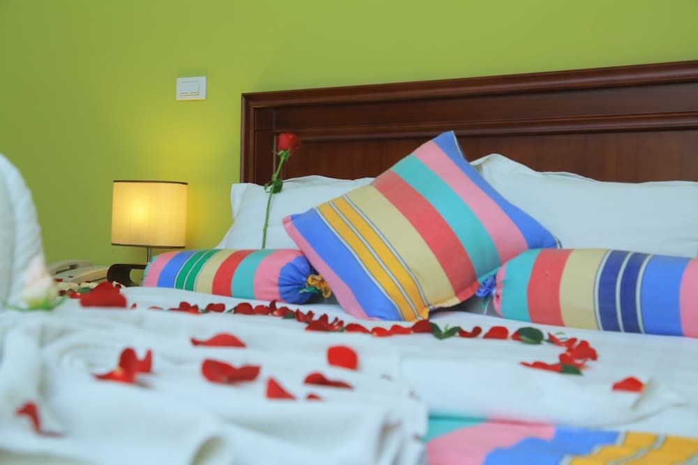 Sunland Hotel Standard Room, Accessible, Non Smoking 5