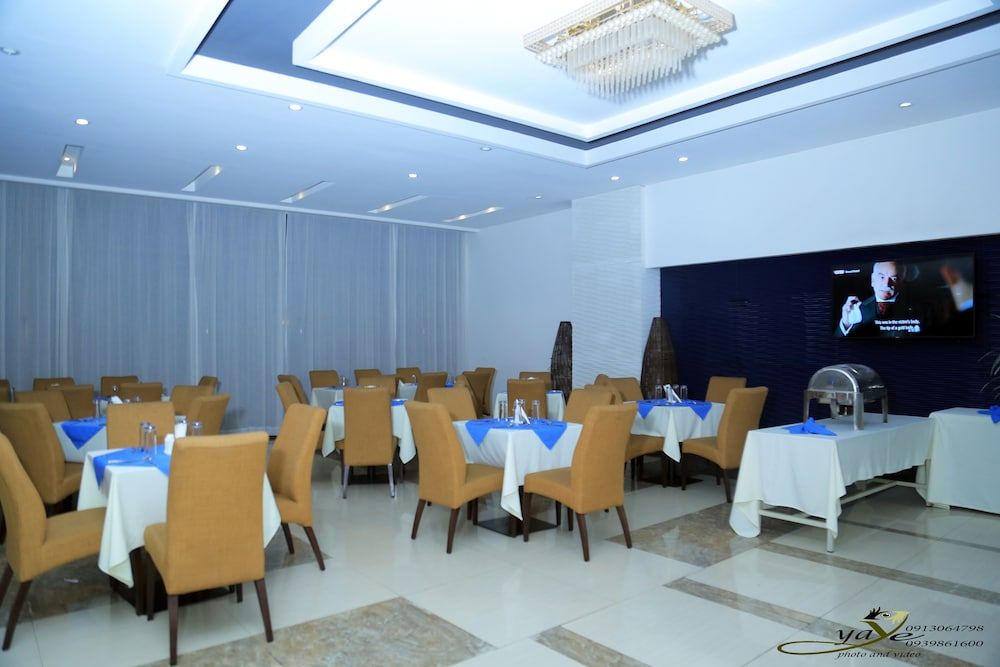 undefined Sunland Hotel 10